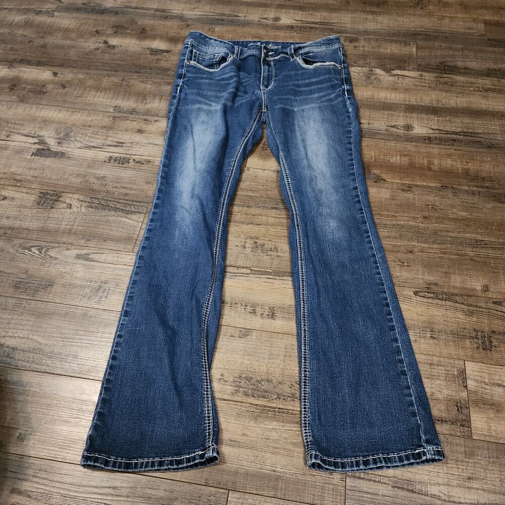 Wired Heart Boot cut Women's Jeans Size 32 Embellished pockets 2475
